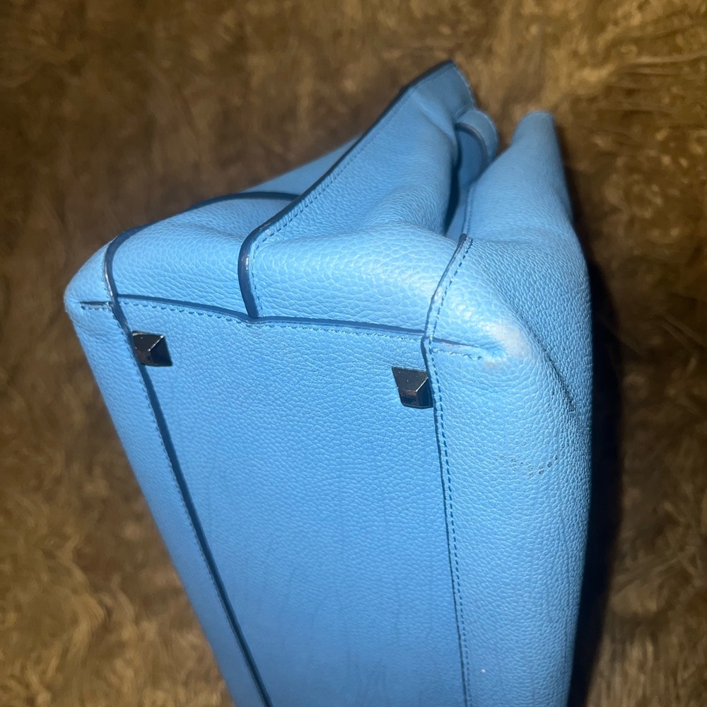 MCM Grained Calfskin Medium Milla Tote - Picture 8 of 16